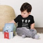 toddler-staple-tee-black-front-67987174e00b7.jpg T-shirt personnalisé à offrir rigolo